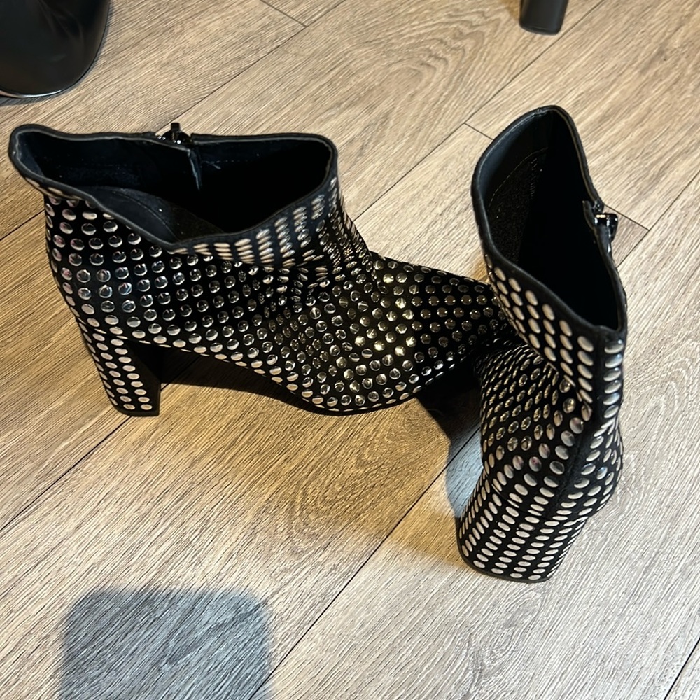 Women’s shoes boots studded